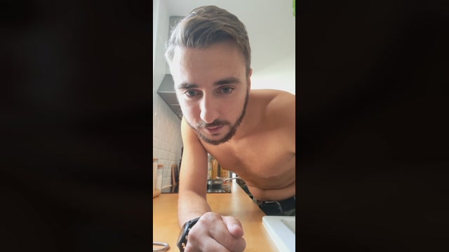 tomymtnc  31-08-2022 Recorded Video kissing