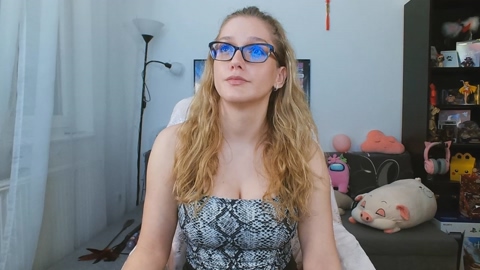 LunaNicole 02-09-2022 boobs 