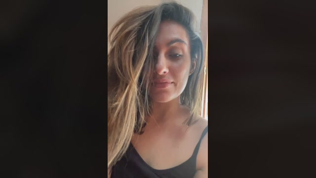 EmiliaMistral 03-09-2022 sucktits 