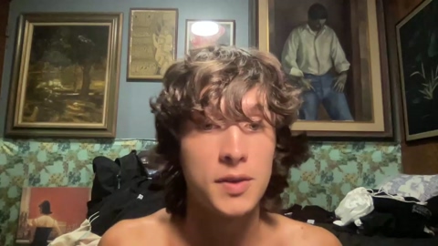 jungleliving333  04-09-2022 video kissing