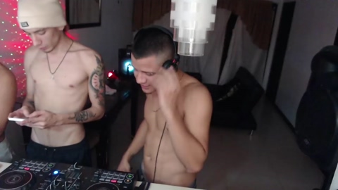 fratguysonline  08-09-2022 video Topless