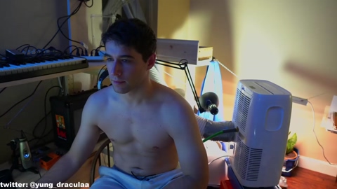 yung_dracula  10-09-2022 video kissing