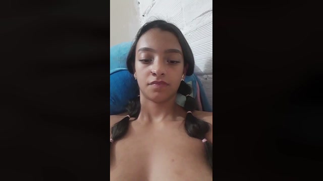 Roxi_collins  26-09-2022 boobs Females