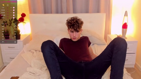 james_mil  26-09-2022 video Topless