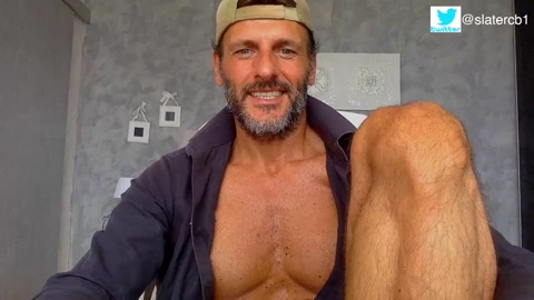 slater2011  29-09-2022 video gag