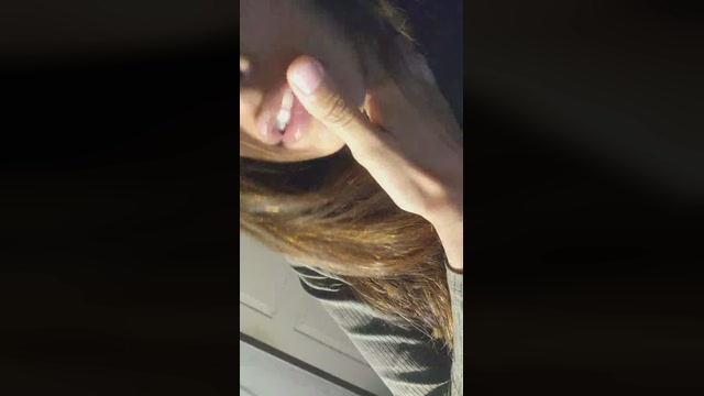 Aloneathome22 01-10-2022 lickpussy 