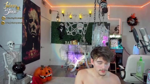 thejohnnystone  01-10-2022 video beauty