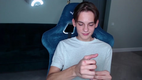 aiko_miracle  02-10-2022 video toys