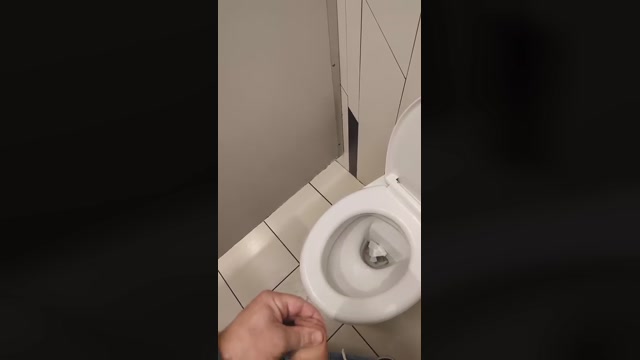 emyldude23  04-10-2022 Recorded Video sexybody