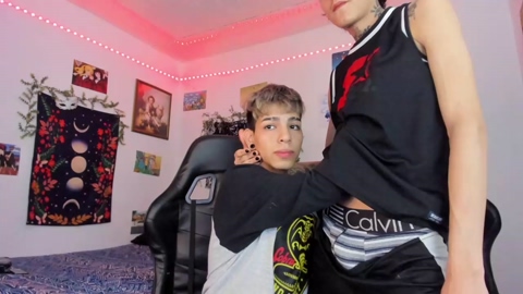 holly_77  04-10-2022 video gag