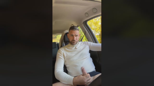 genaro35  04-10-2022 Recorded Video kissing
