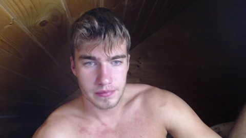 megamaxxxl  04-10-2022 video Topless