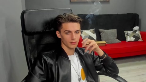 orlandocolt  06-10-2022 video striptease