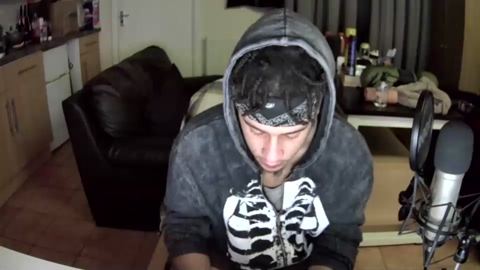 444livin  08-10-2022 video Topless