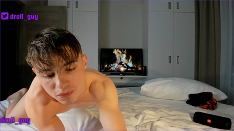 droll_guy  07-10-2022 video sexymale