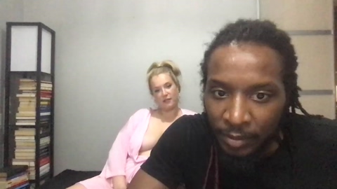 yourfavblondegf 08-10-2022 boobs 