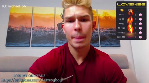 destroy_boy  10-10-2022 video kiss