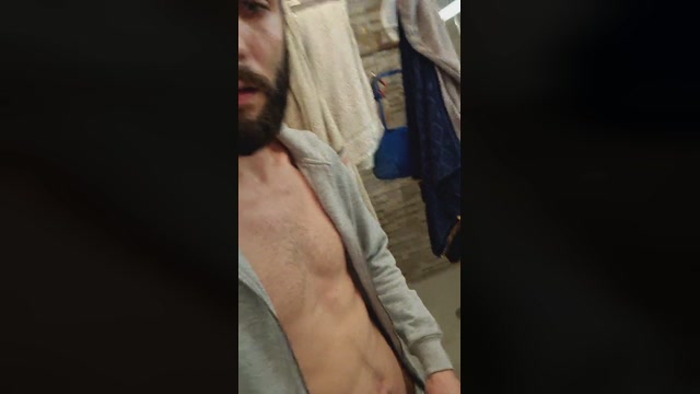Bzeur84  14-10-2022 Recorded Video fingers