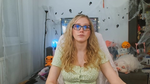 LunaNicole 14-10-2022 boobs 