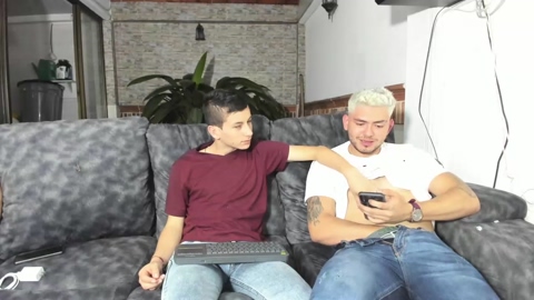 heteros_men  18-10-2022 video kissing