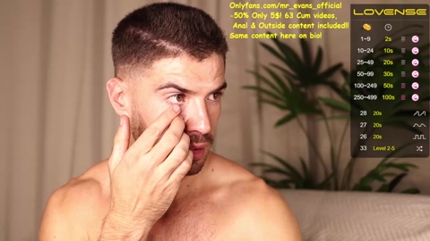 mr_evans_official  20-10-2022 video Cam