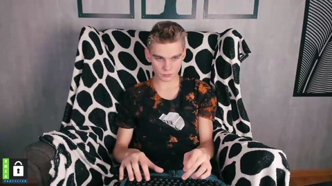 mightyfriends  25-10-2022 video legs