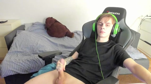 aron_neall  28-10-2022 video suck