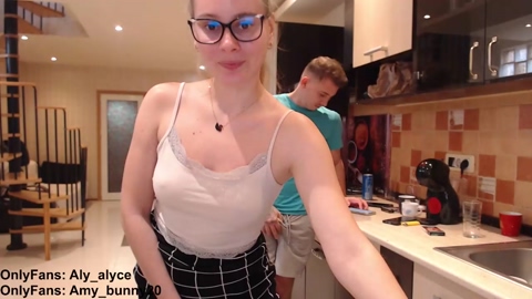 aly_alyce  31-10-2022 fuckher Couples