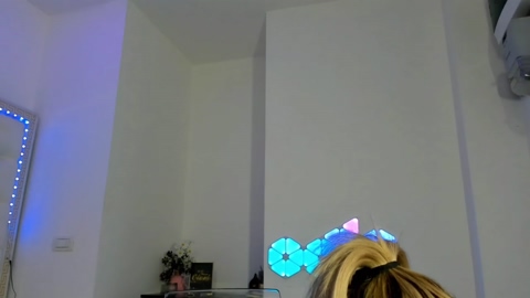 hotfallingdevil  31-10-2022 sucktits Females