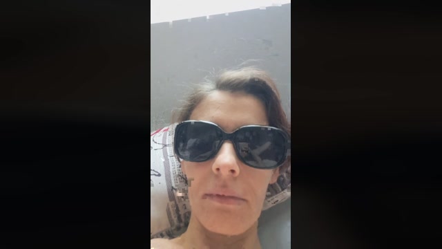 Eliza76 02-11-2022 kissing 