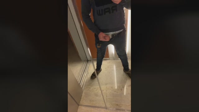 fernight28  02-11-2022 Recorded Video kissing