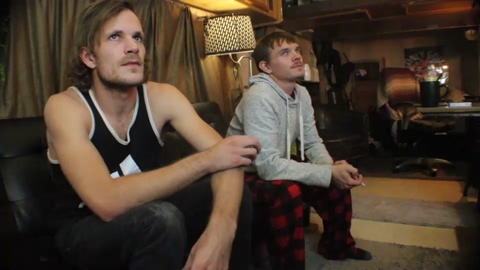 hollandhousestudios  12-11-2022 video moan