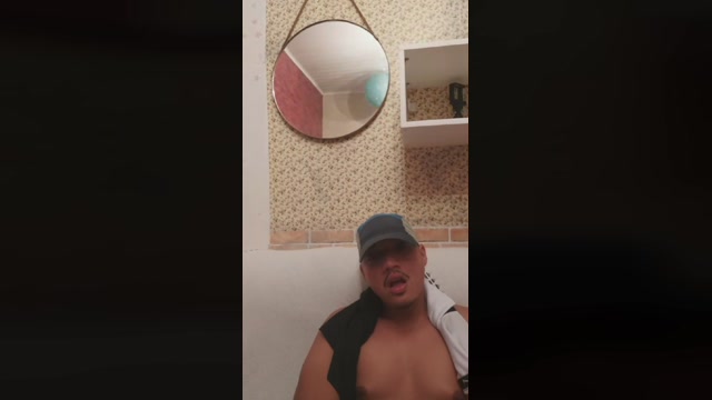 Pauloomoreno  16-11-2022 Recorded Video kissing