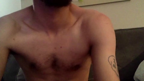 pantslesstraveler_plt  28-11-2022 video bicurious