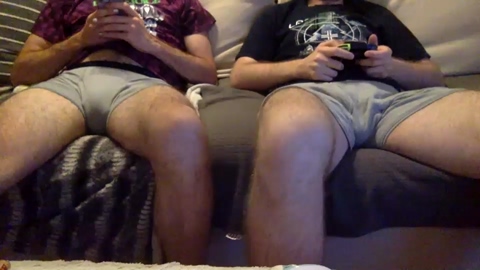 justbros  06-12-2022 video kiss