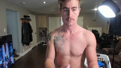 ryanrailer  10-12-2022 video kiss