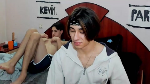 kevin_hug  13-12-2022 video fingers