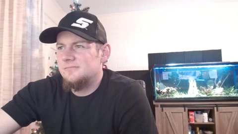 alphanuts101  16-12-2022 video kiss