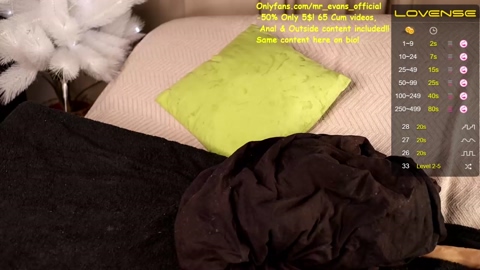 mr_evans_official  24-12-2022 video yummy