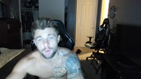 theufcfan_8181  25-12-2022 video kissing