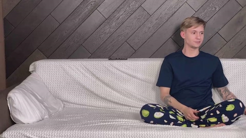 max_gen  08-01-2023 video Topless