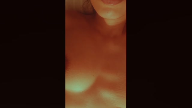 Aloneathome22 23-01-2023 kissing 
