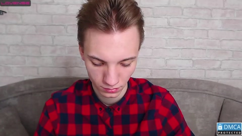 holy_bright  03-02-2023 video kiss