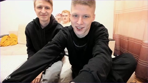 myles_foxy  04-02-2023 video Cam