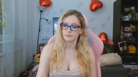 LunaNicole 08-02-2023 boobs 
