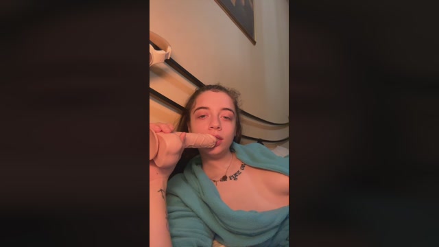 Elvira03 10-02-2023 fingering 