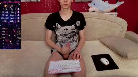 holy_bright  14-02-2023 video kiss