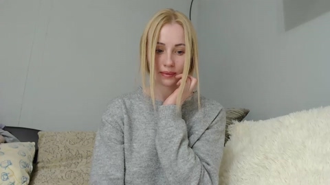 cuteemouse 17-02-2023 Topless 