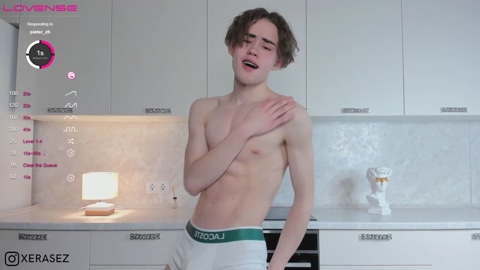 brad_more  28-02-2023 video kissing