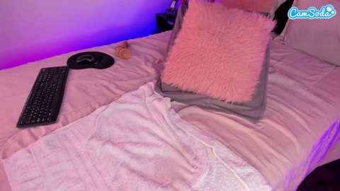 laauura 11-03-2023 lickpussy CamSoda
